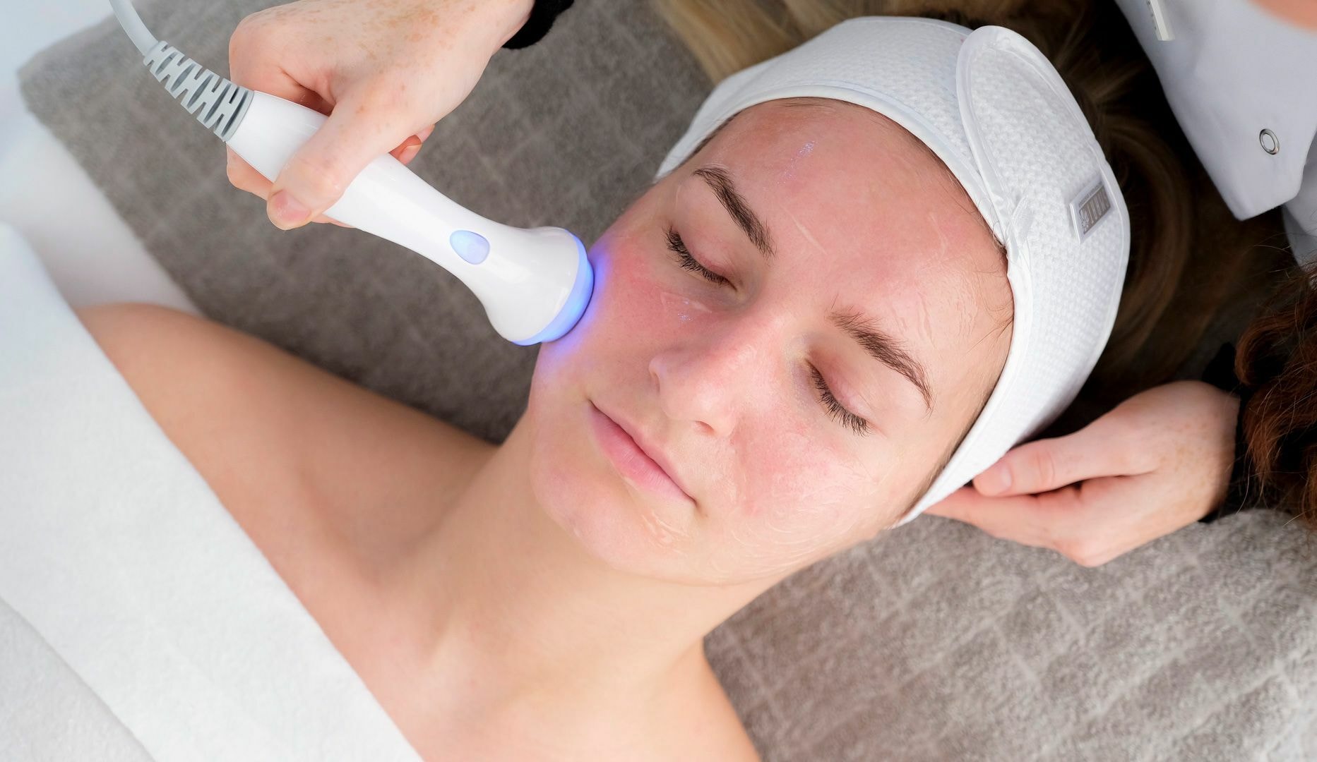 60-90 min. Hydrafacial m. Exuviance