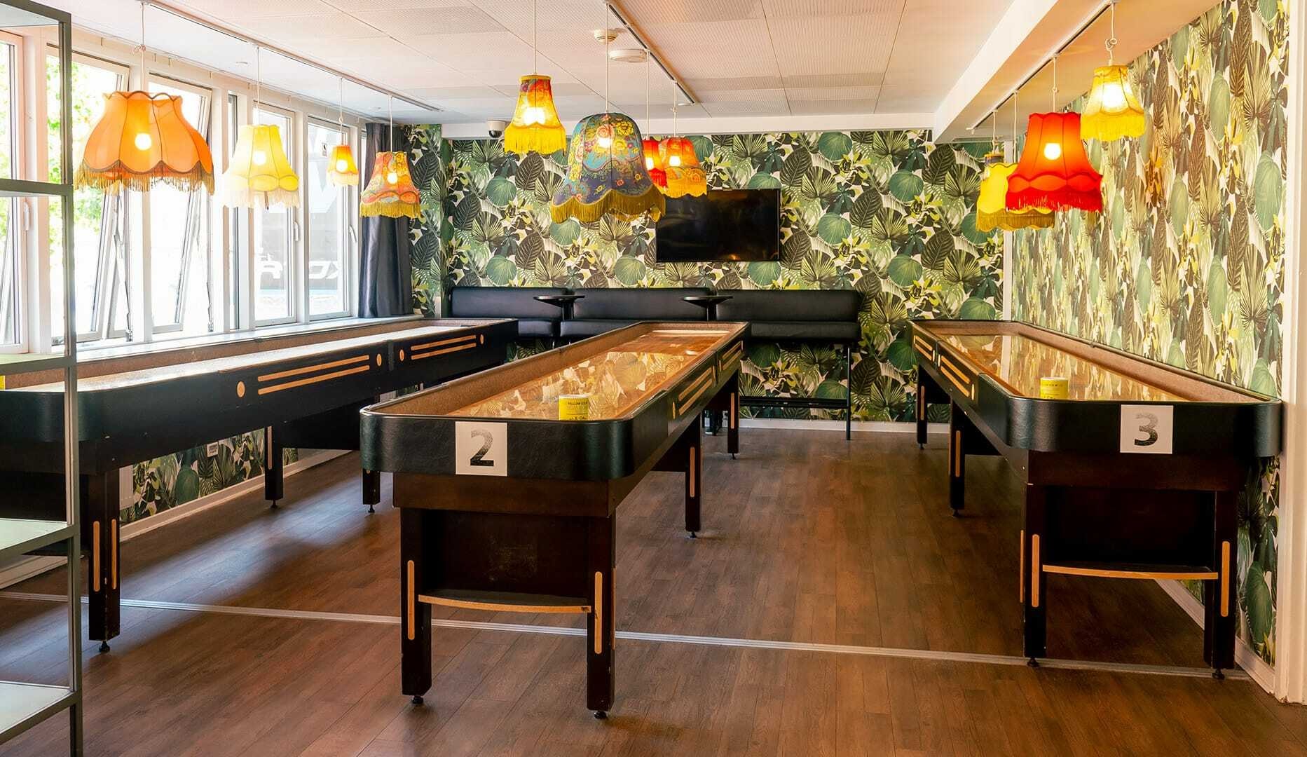 Generator 1 time shuffleboard+burger Tilbud på oplevelser i