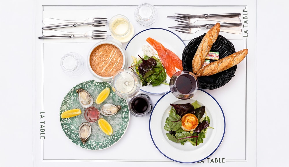 Valgfri 3-Retters Menu hos La Table - Bistrostemning og Nordkystens Bedste Udsigt!