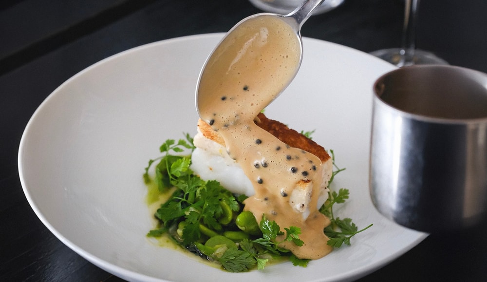 8 Serveringer hos Restaurant Rebel - Anbefalet i Michelin-guiden på 12. år