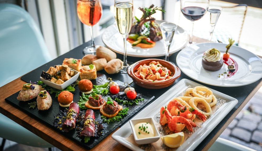 Tapas Experience: 13 Retters Tapas + Valgfri Drink Hos Pintxos