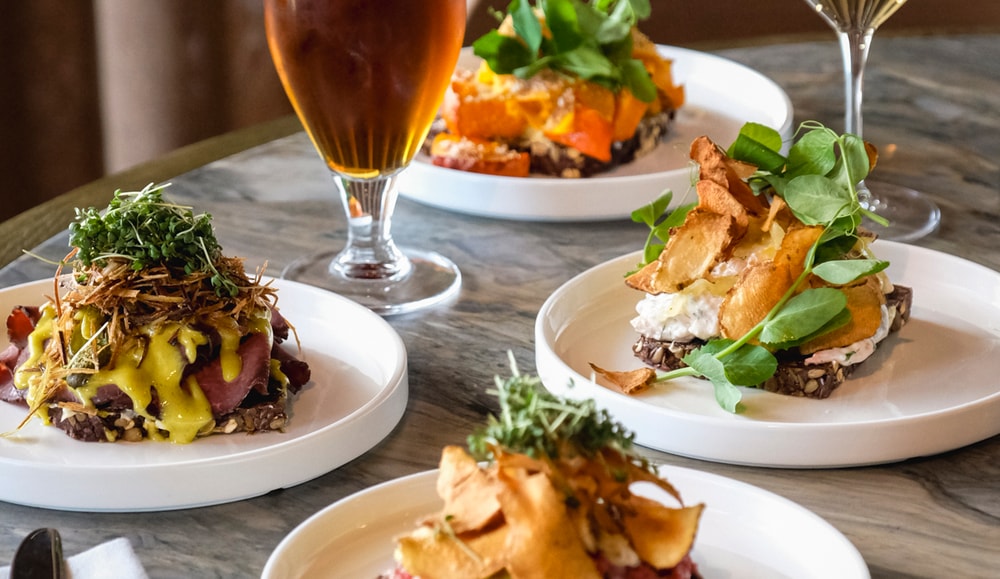 2 Valgfri Smørrebrød + Dessert Hos Pier 3 - Danske Klassikere ved Kajen