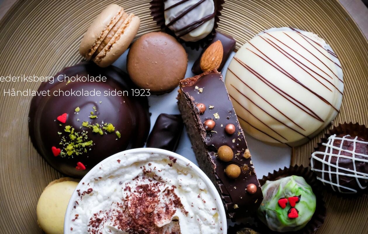 Valgfri Varm Drik + 1 Sød Sag