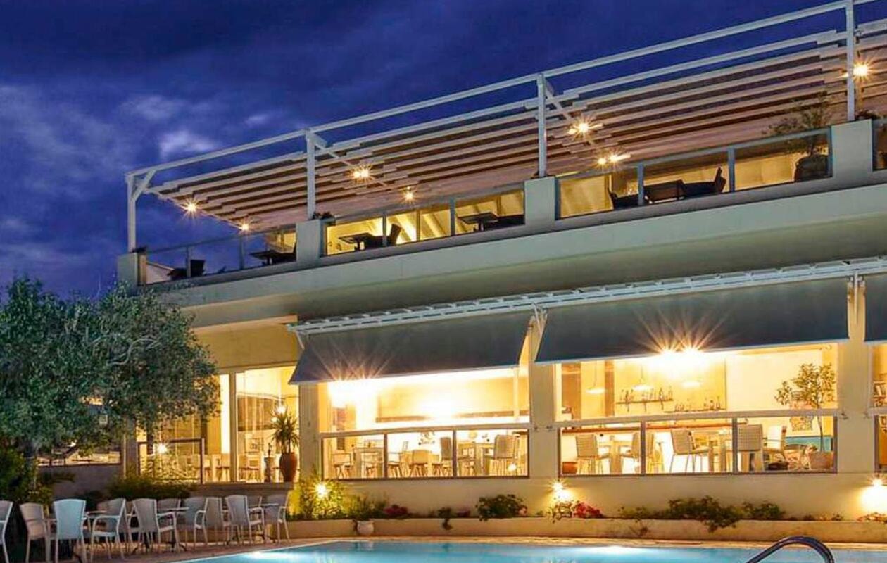 Apollo: Strand-ferie på Korfu