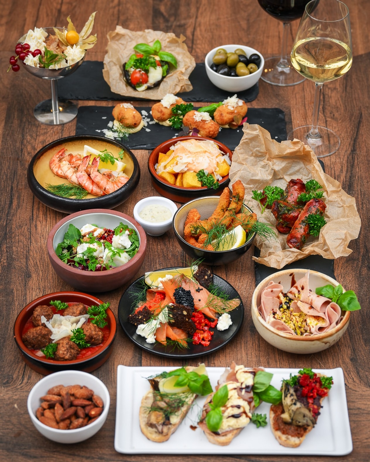 8 Valgfri Tapasanretninger hos Tango y Vinos - En Aften For 2 billede 1