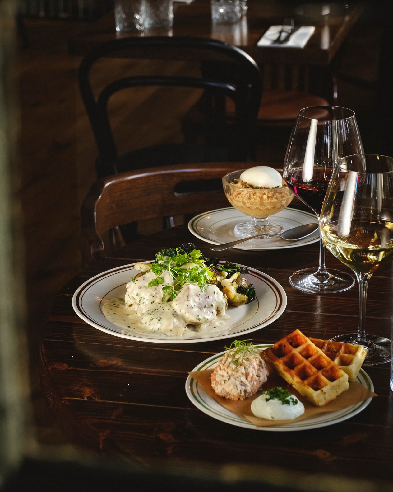 Nyd Julen på Frederiksberg - 3-Retters Vintermenu på EWALDS Brasserie billede 1