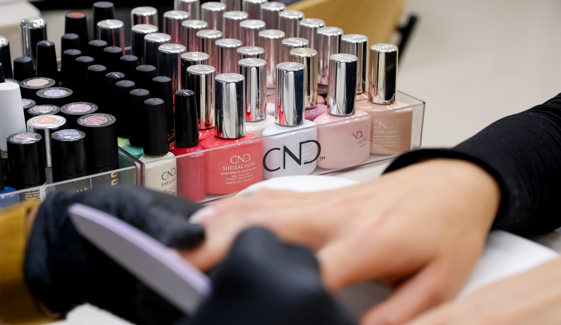 Valgfri manicure m. CND Shellac
