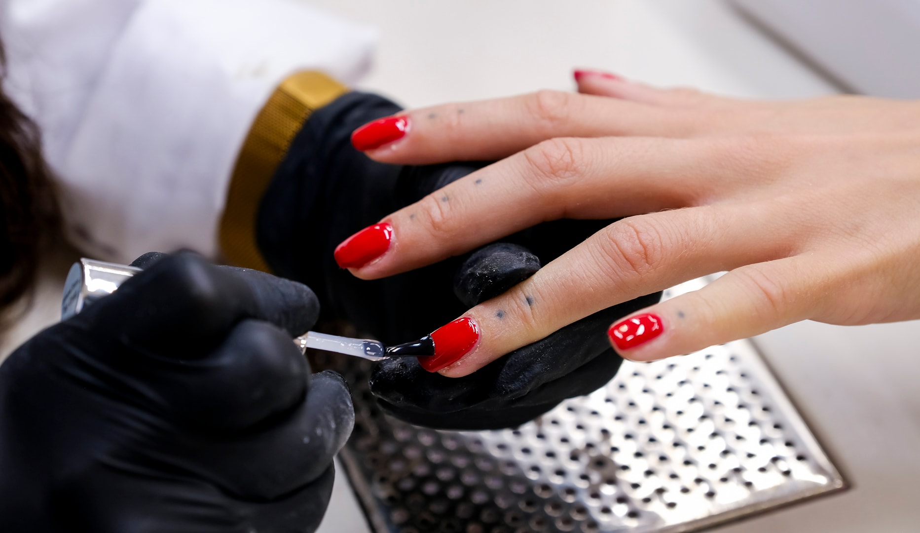Valgfri manicure m. CND Shellac
