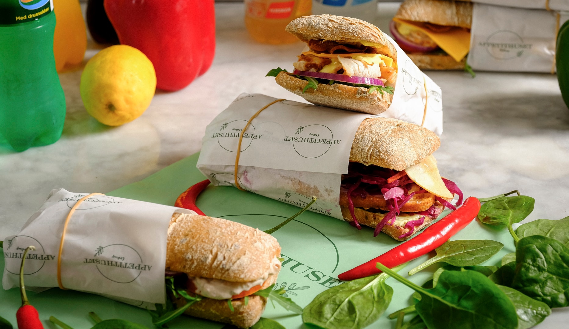 Salat bowl, sandwich el pasta + sodavand - Ordrup