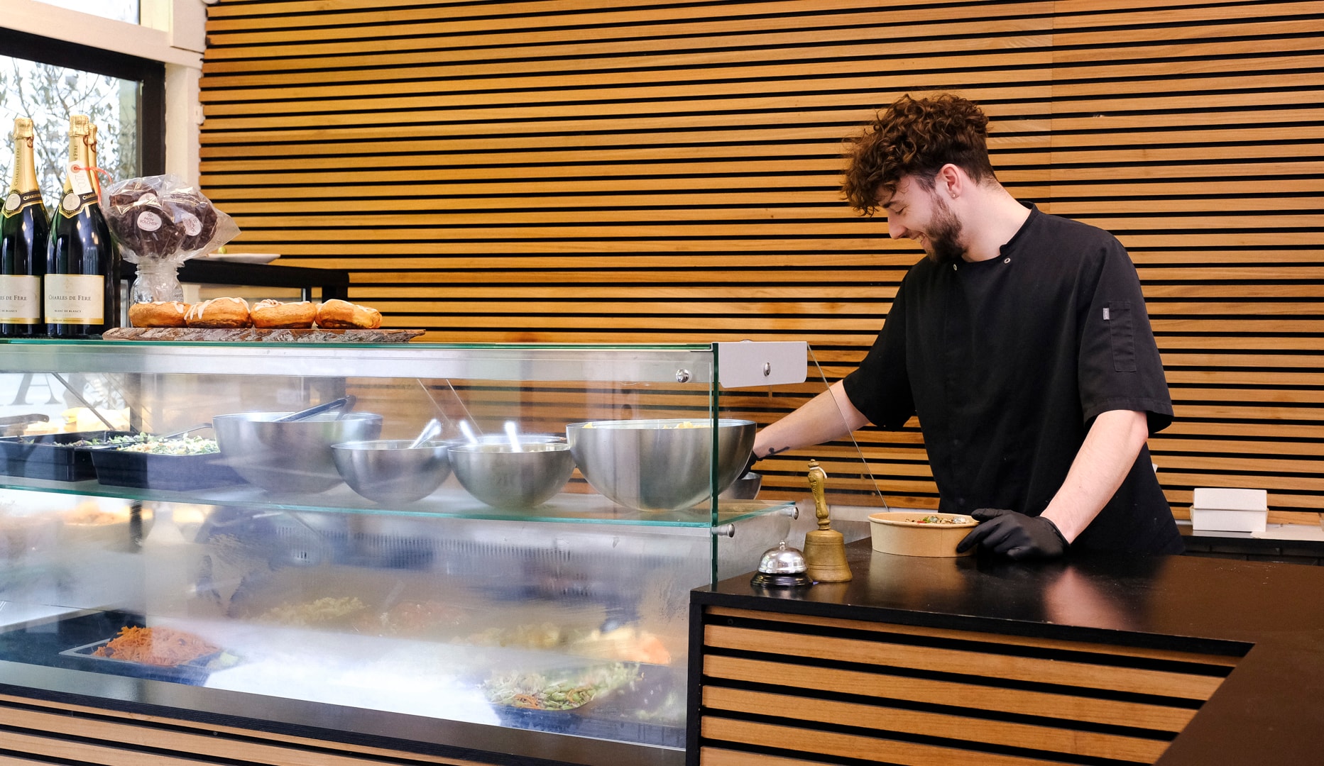 Salat bowl, sandwich el pasta + sodavand - Ordrup