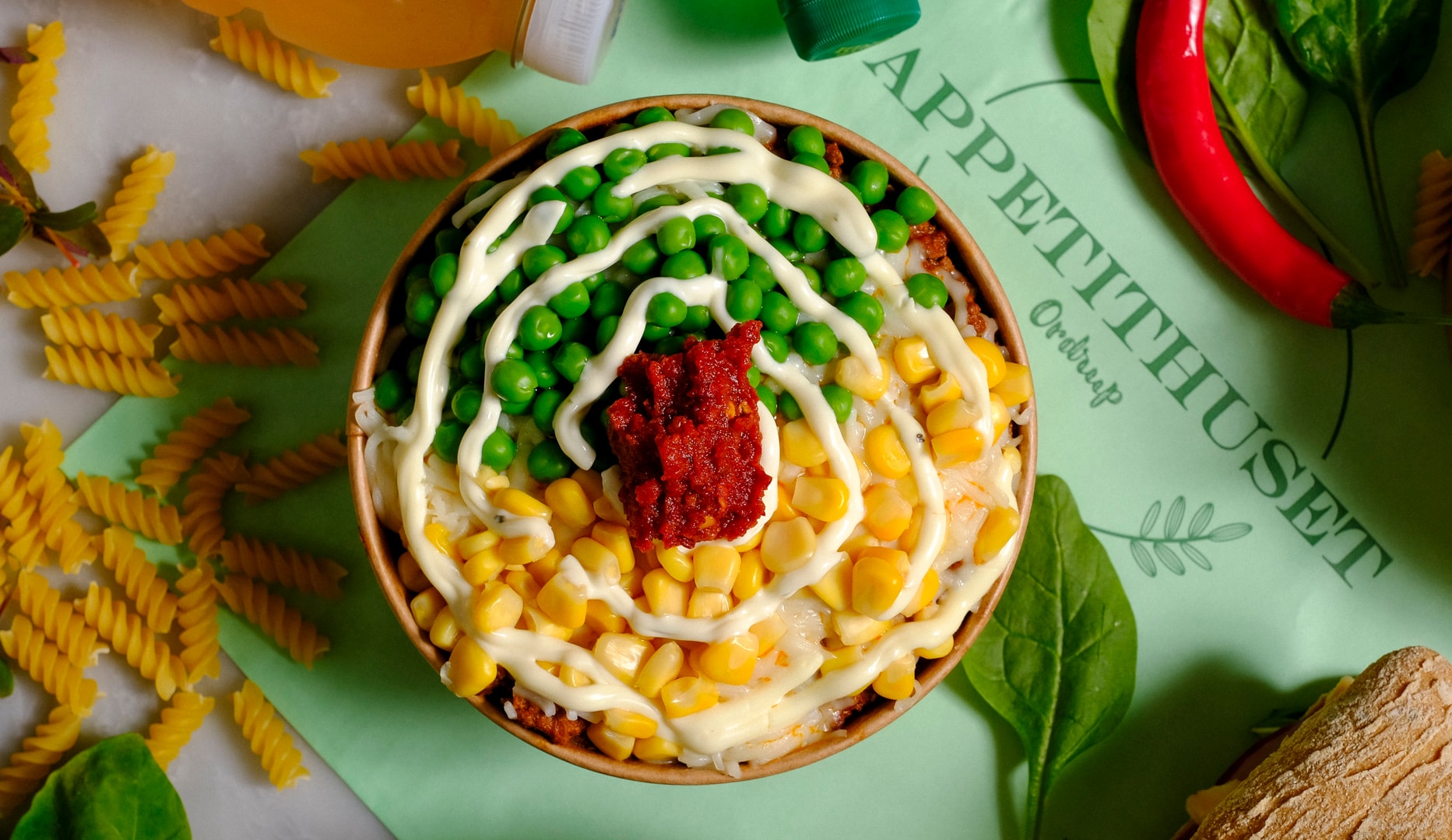 Salat bowl, sandwich el pasta + sodavand - Ordrup