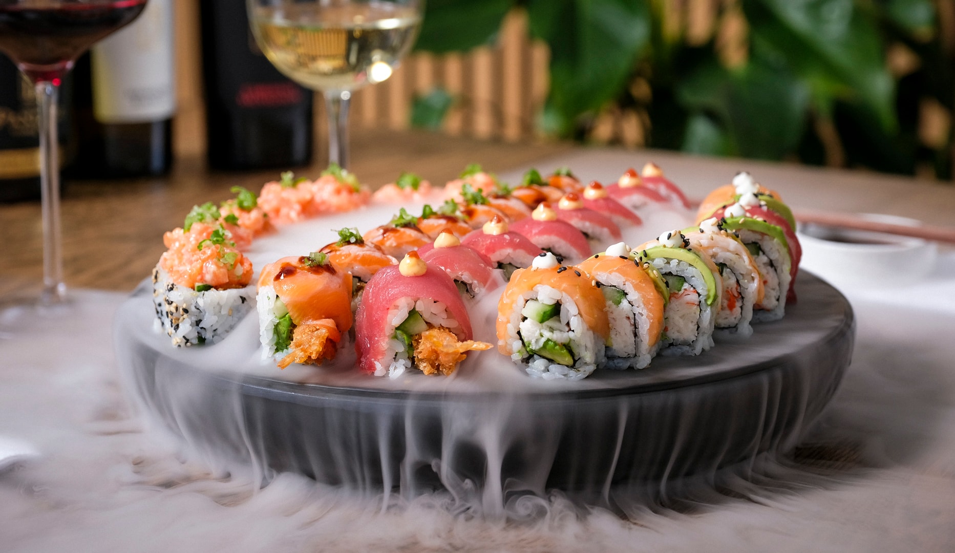 Sushi og vin fra Taya Sushi - spar 51 %