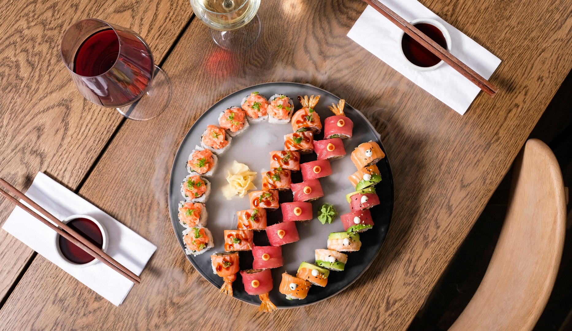Sushi og vin fra Taya Sushi - spar 51 %