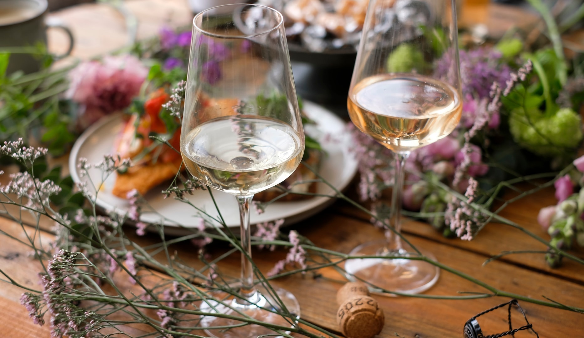 Vinsmagning, blomsterkursus og smørrebrød - Rødovre