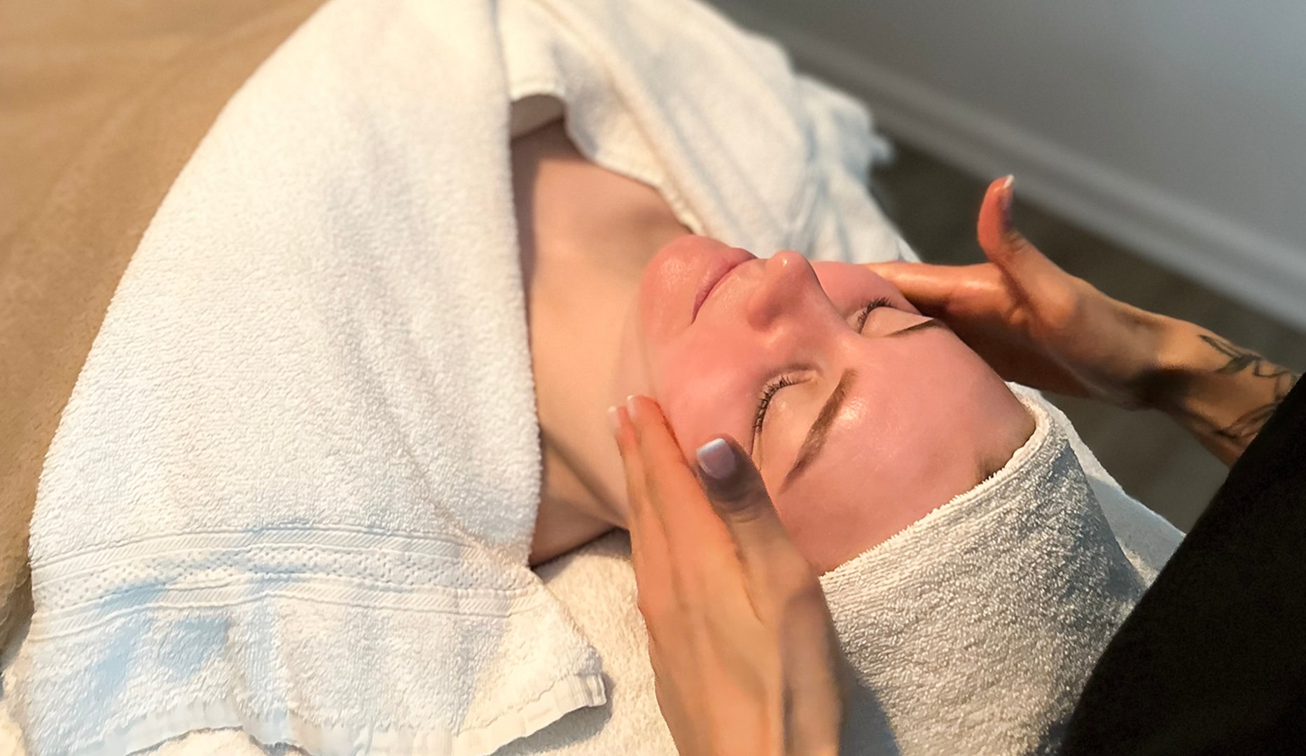 75 min. Karmameju signatur-ansigtsbehandling