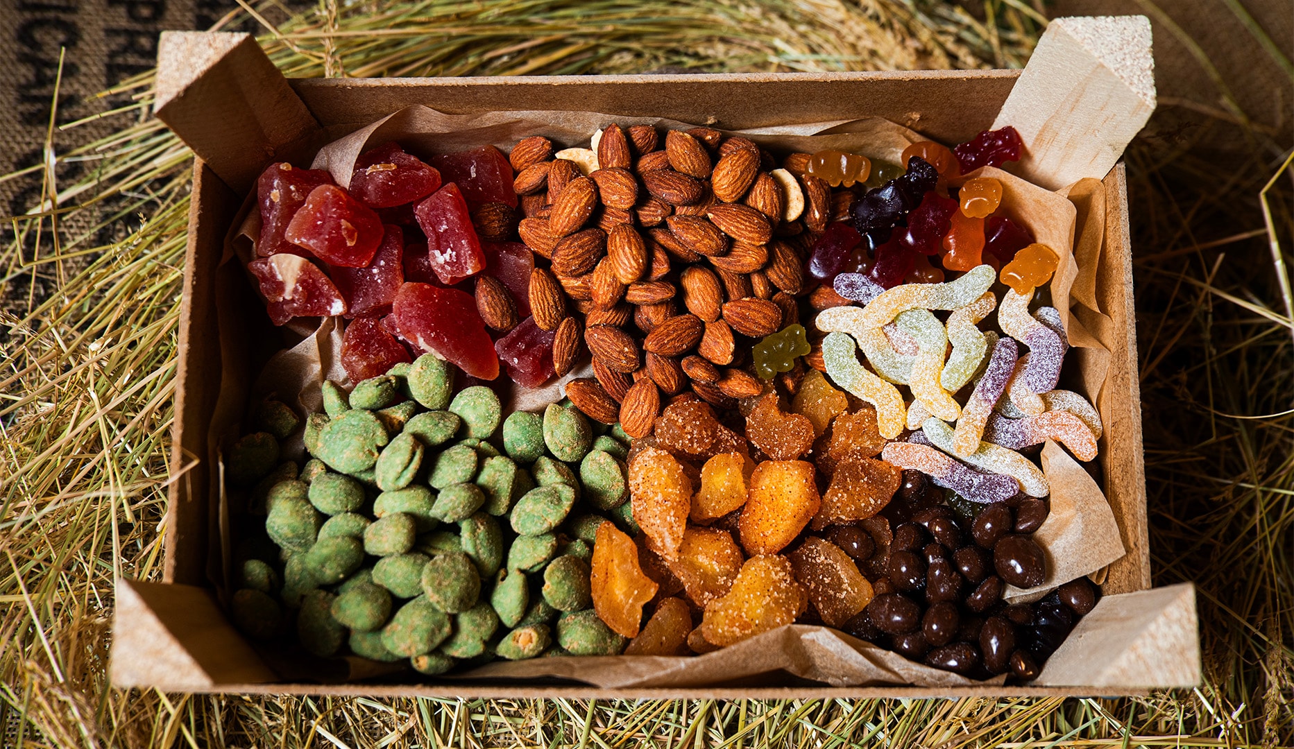 Kurve med gourmet-lækkerier fra Naturlig Høst