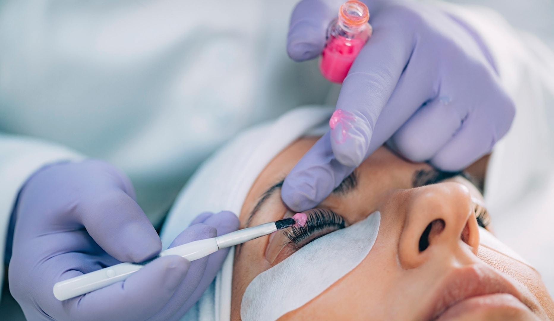 SPAR OP TIL 59 % | Lash Lift m. farve og kreatinkur