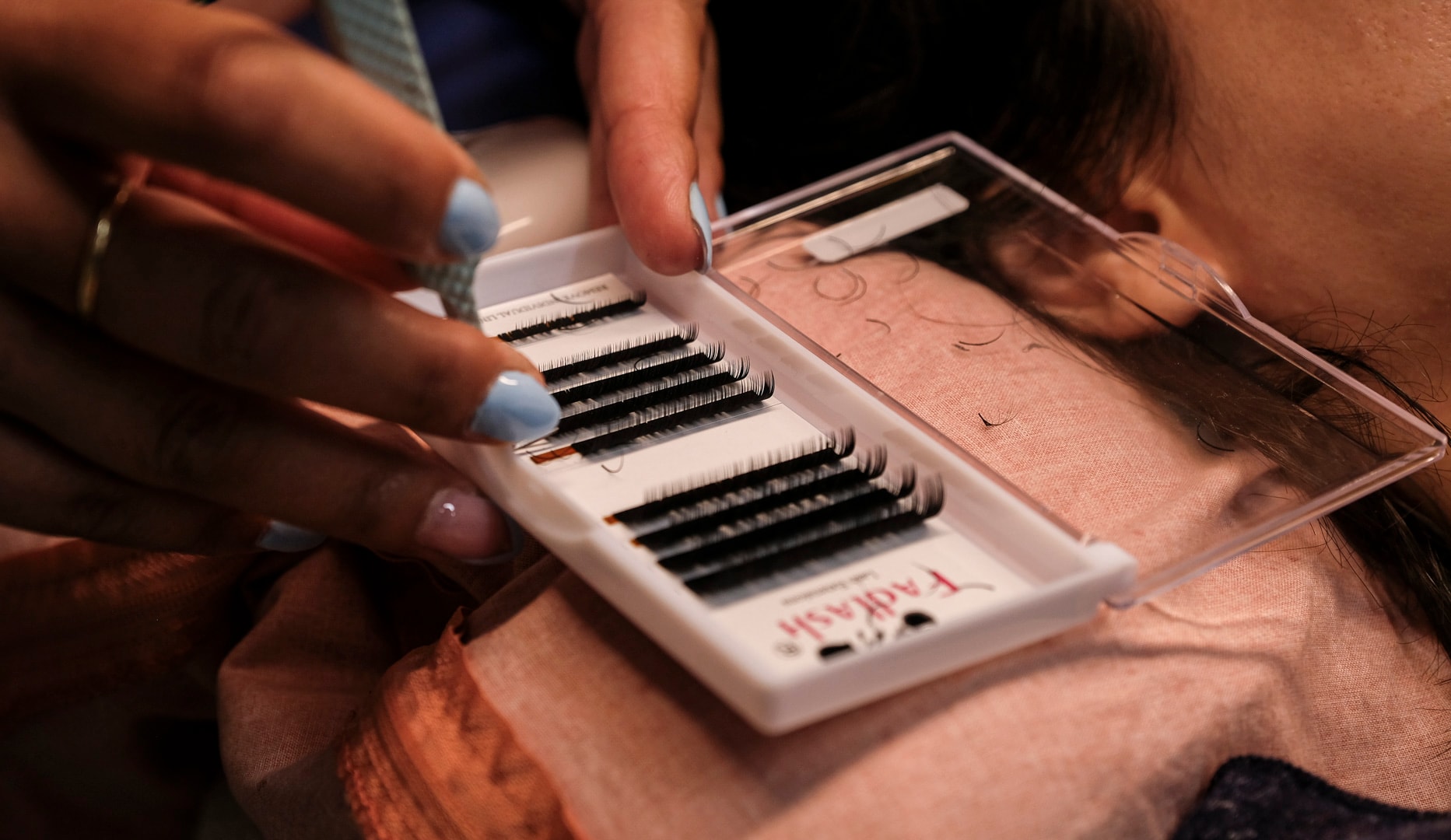 Få dådyrøjne med Eyelash Extensions - Vesterbro