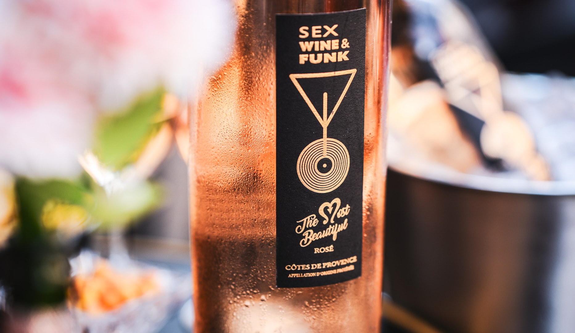 Rosé og snacks hos Bubbles