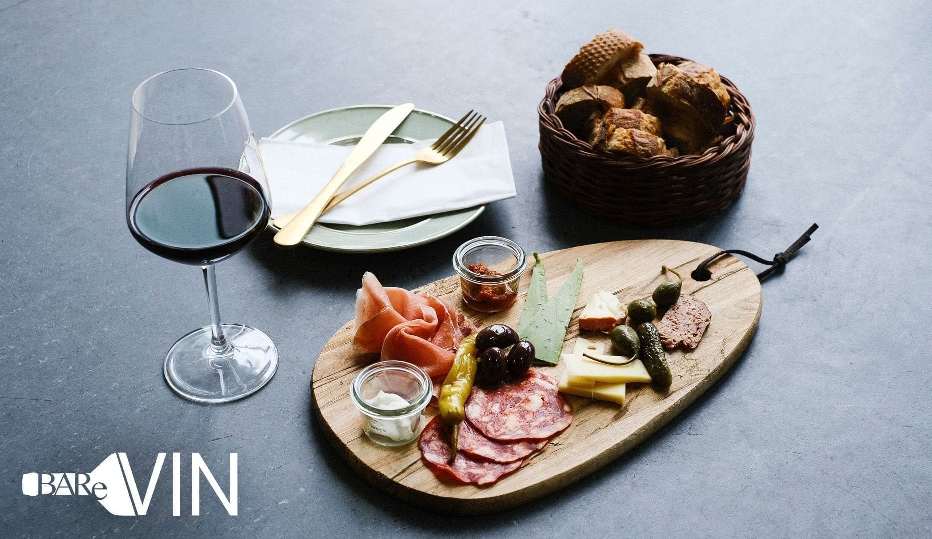Halv pris | Mad & Drikke hos BARe VIN!