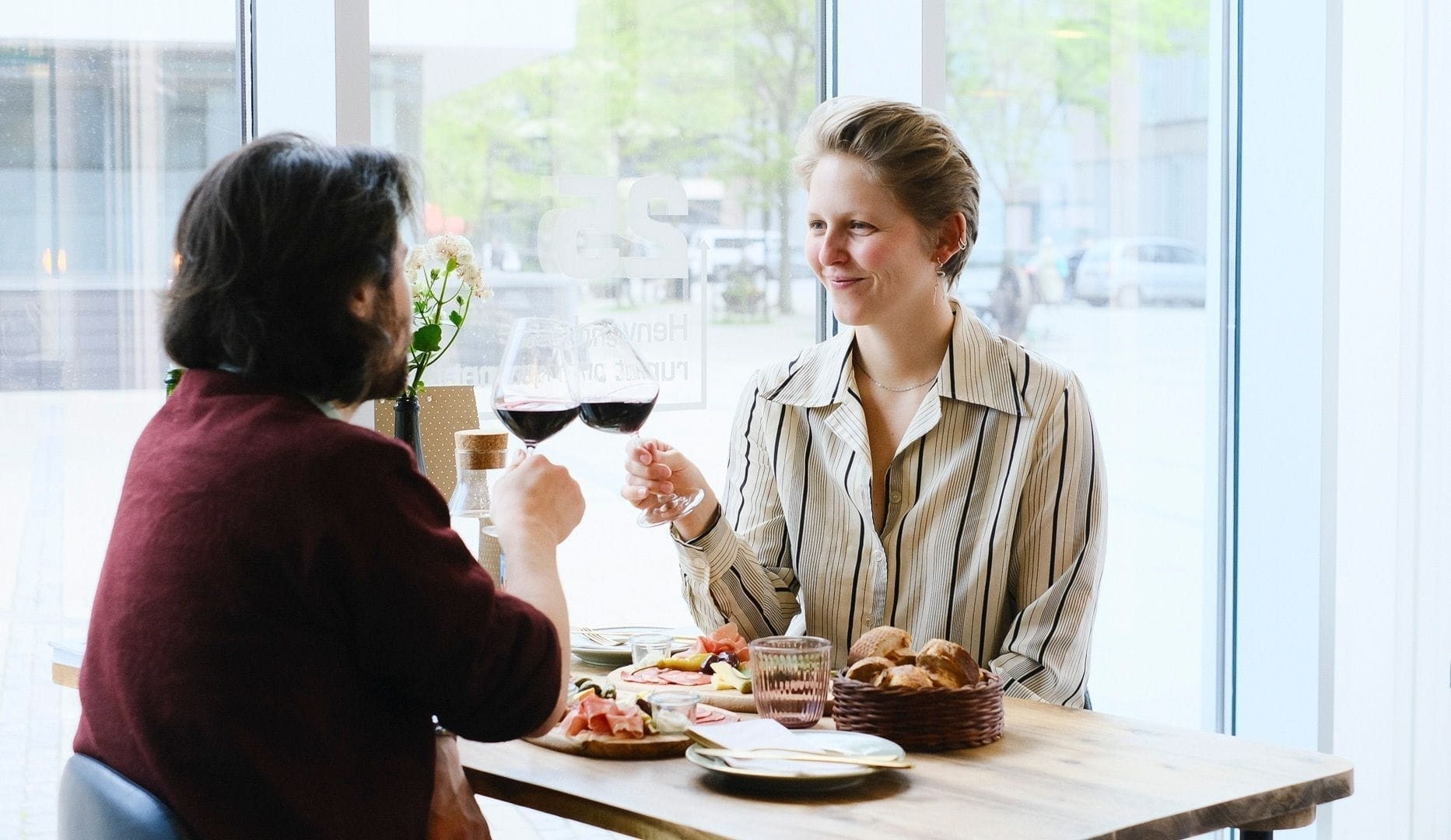 Tapasbræt for 2 og 1 flaske vin hos BARe VIN