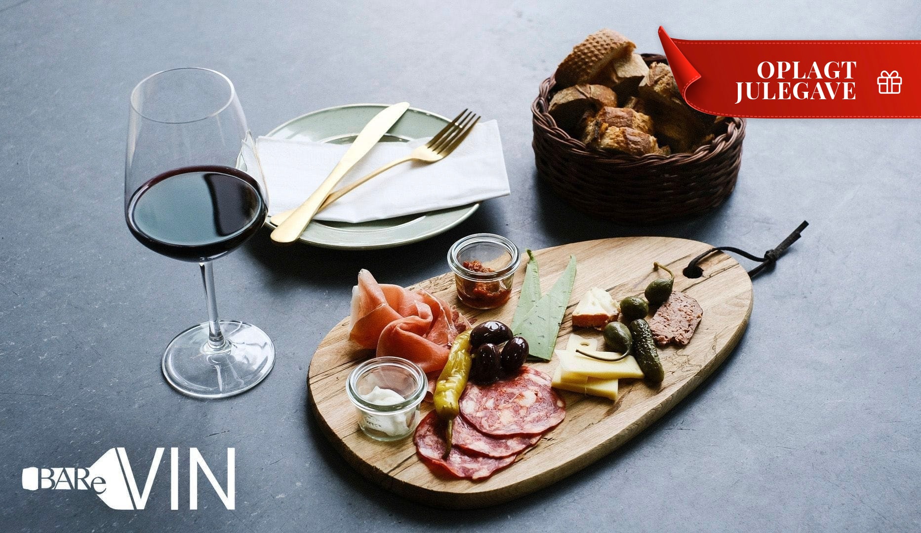Tapasbræt for 2 og 1 flaske vin hos BARe VIN