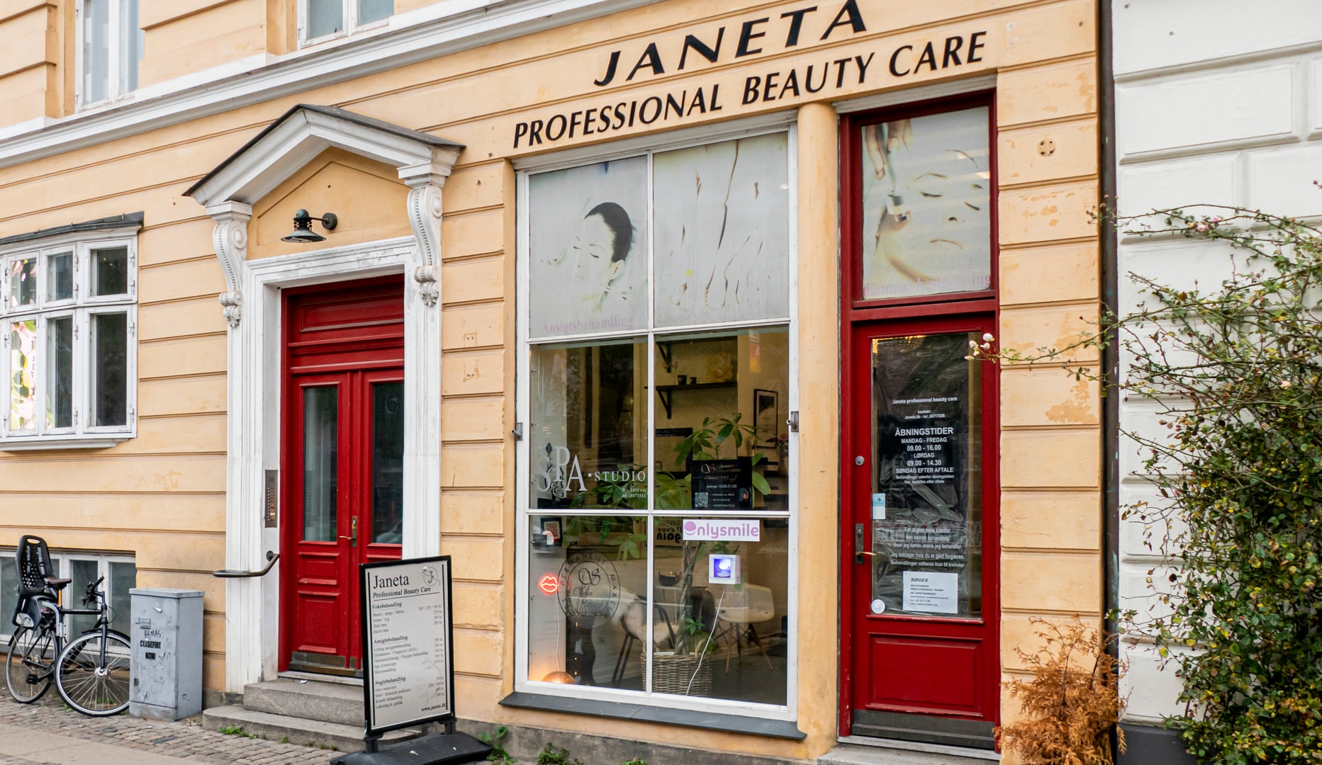 NYHED: 60 eller 90 minutters ansigtsbehandling eller voks hos ZEN Glow Beauty Studio