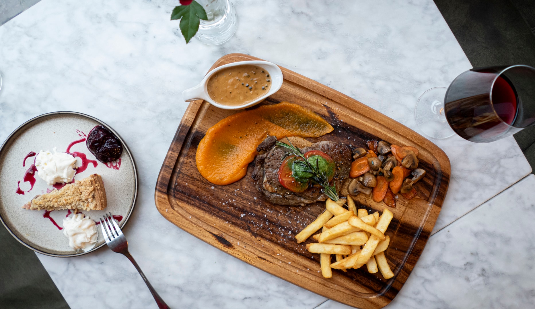 1/2 pris | Steak Frites & valgfri dessert