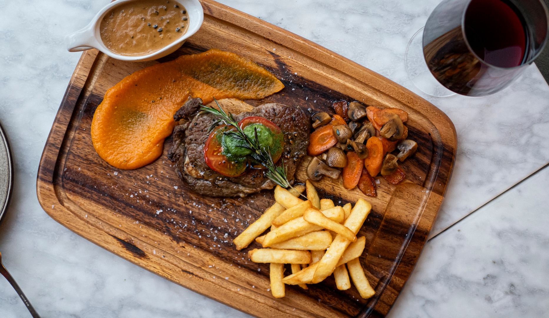 1/2 pris | Steak Frites & valgfri dessert