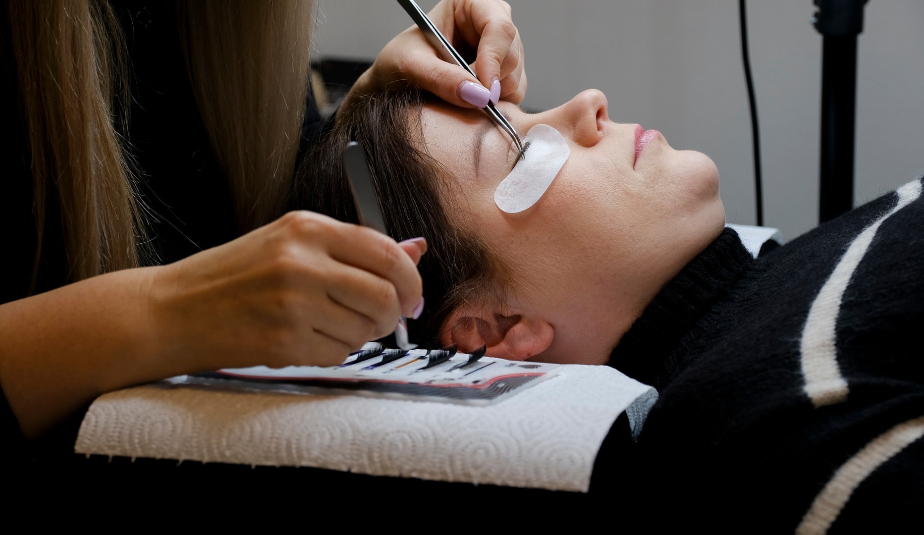 Eyelash extensions eller permanent makeup