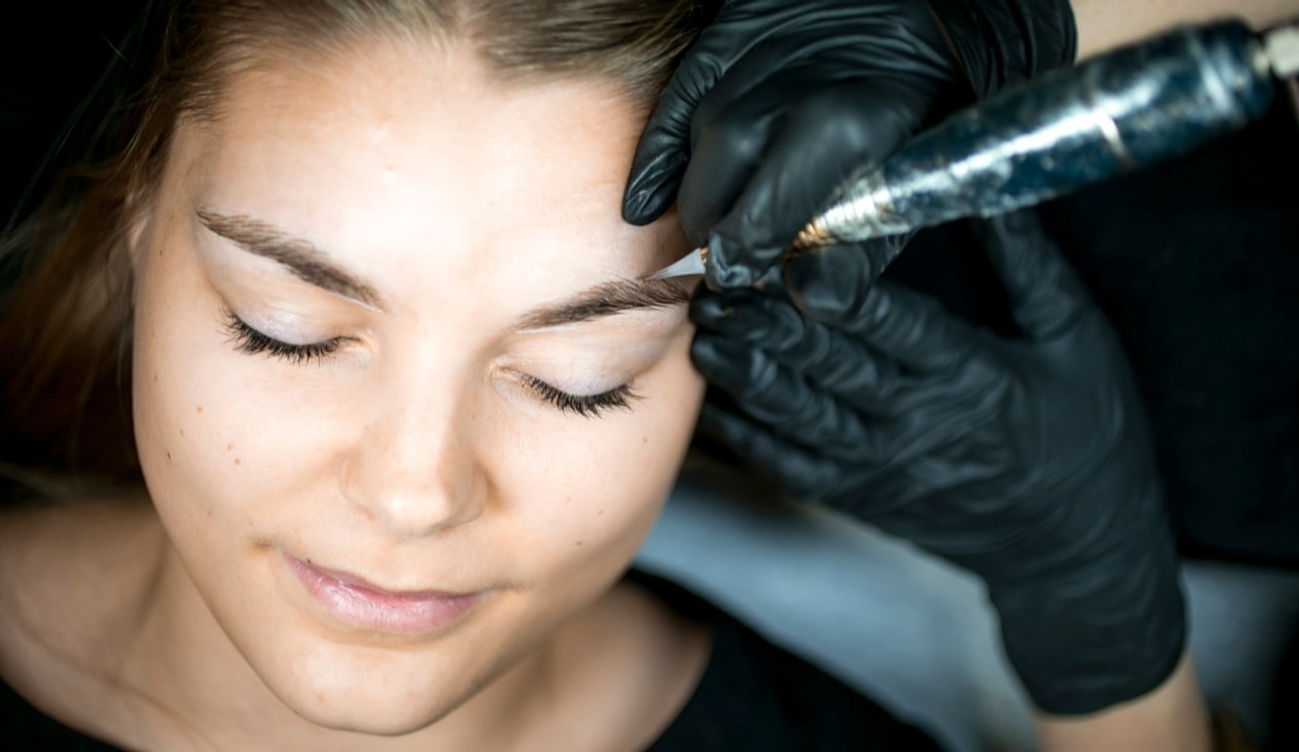 Eyelash extensions eller permanent makeup