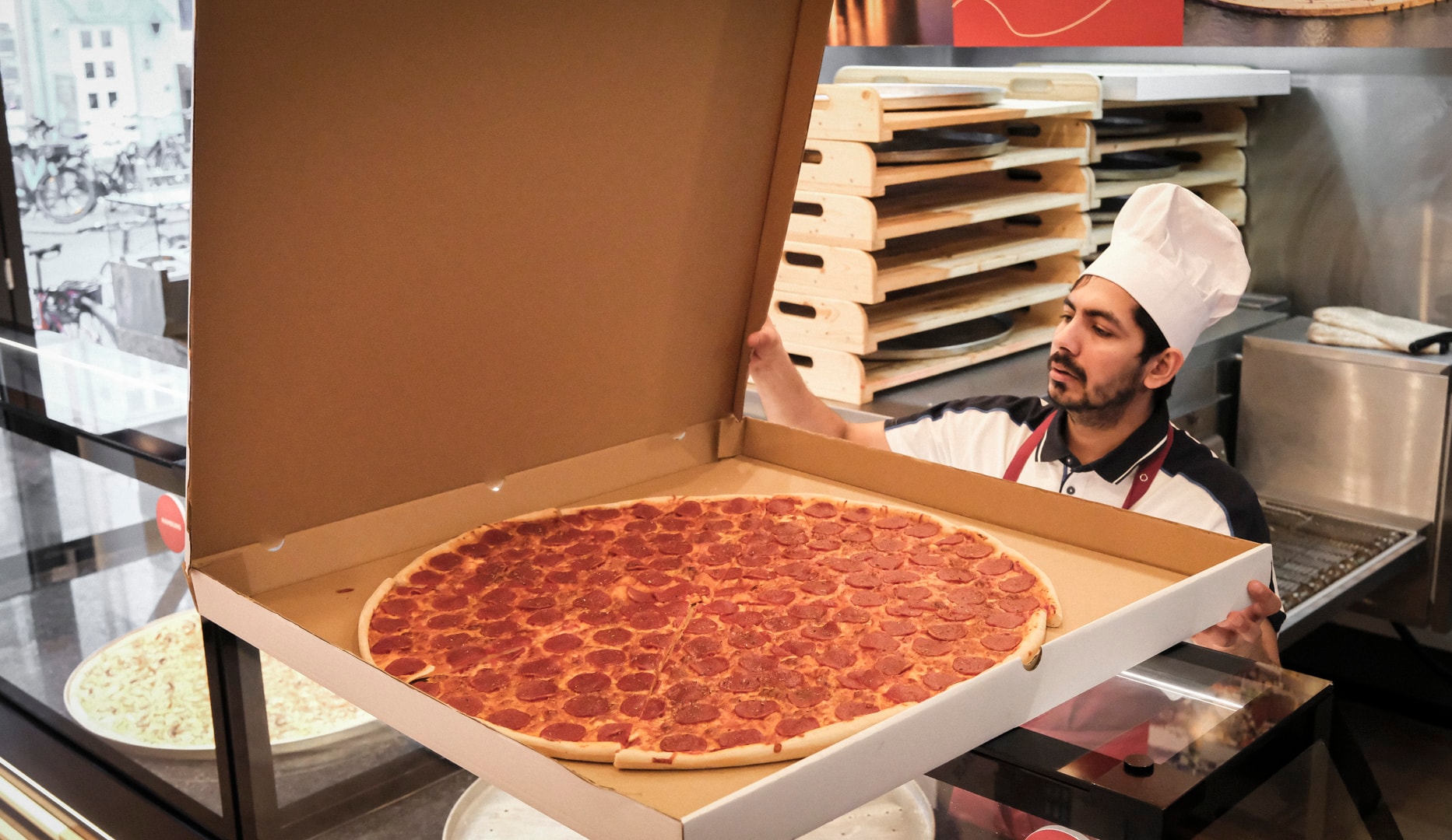Spar op til 50 %: Kæmpe Pizza & Slices