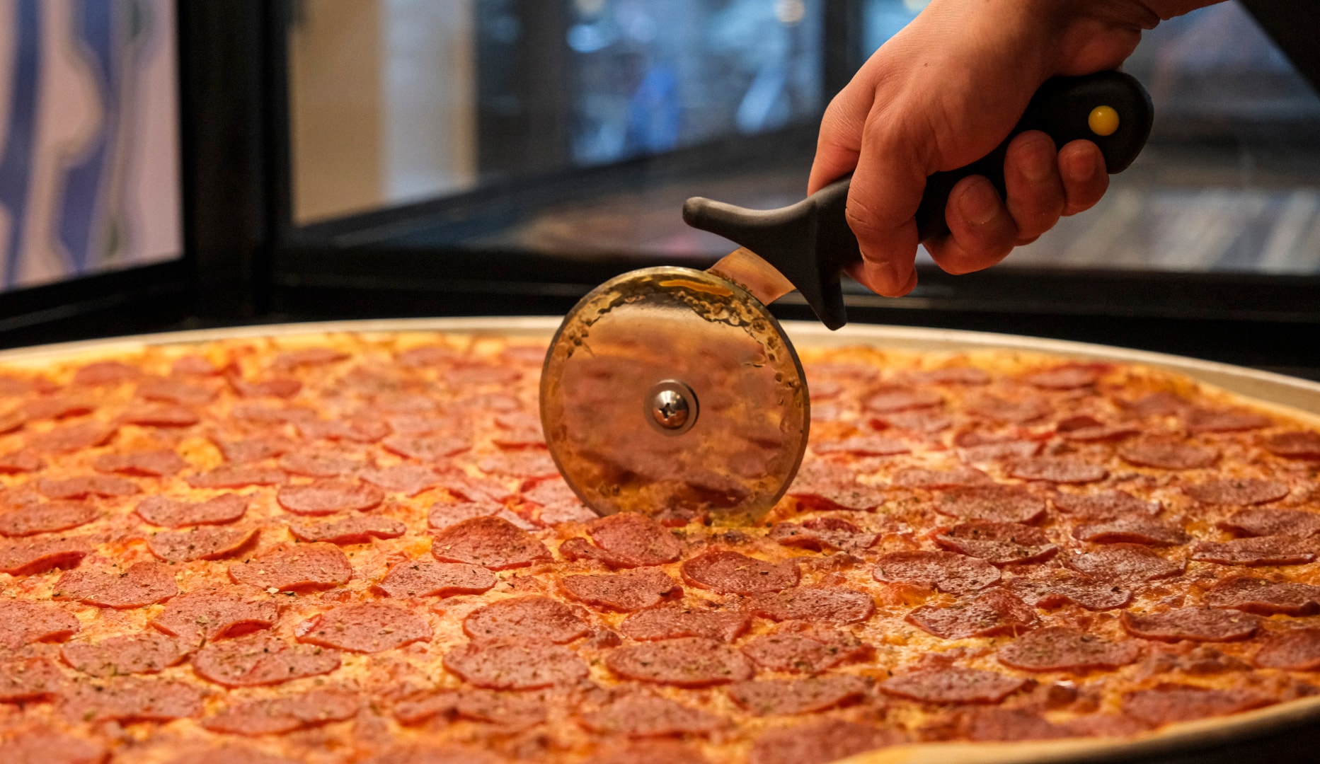 Spar op til 50 %: Kæmpe Pizza & Slices