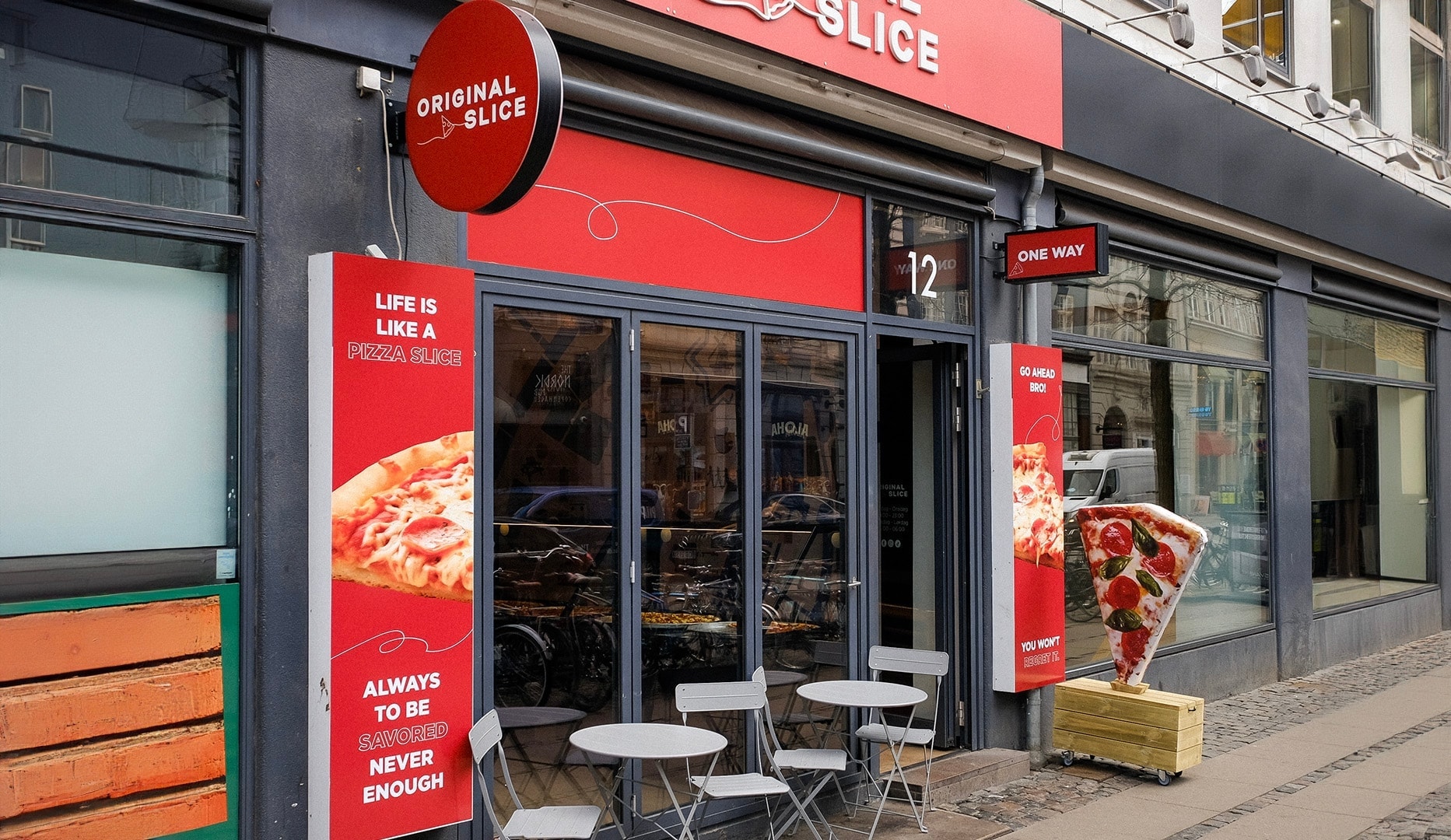 Spar op til 50 %: Kæmpe Pizza & Slices