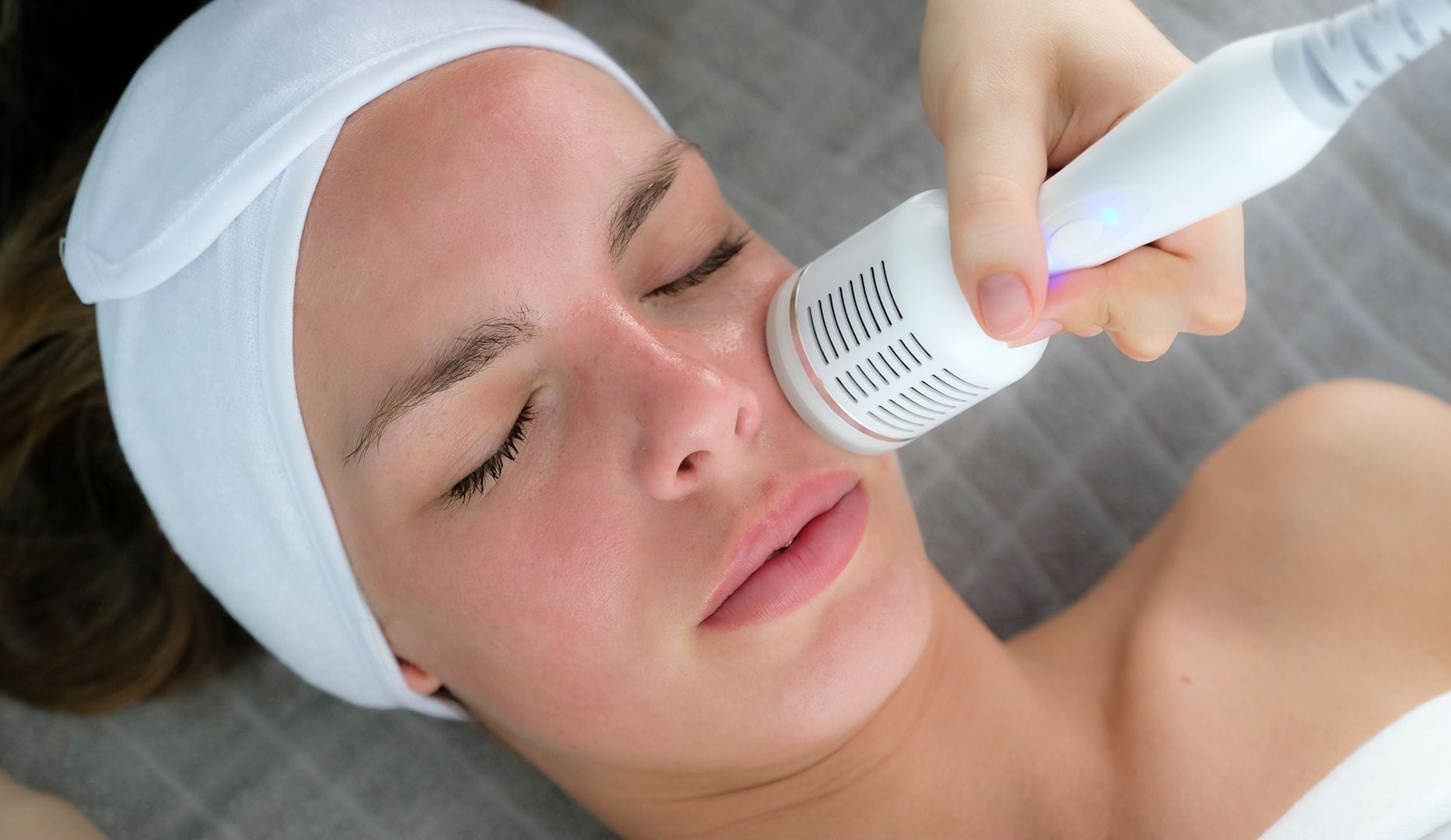 60-90 min. Hydrafacial-ansigtsbehandling