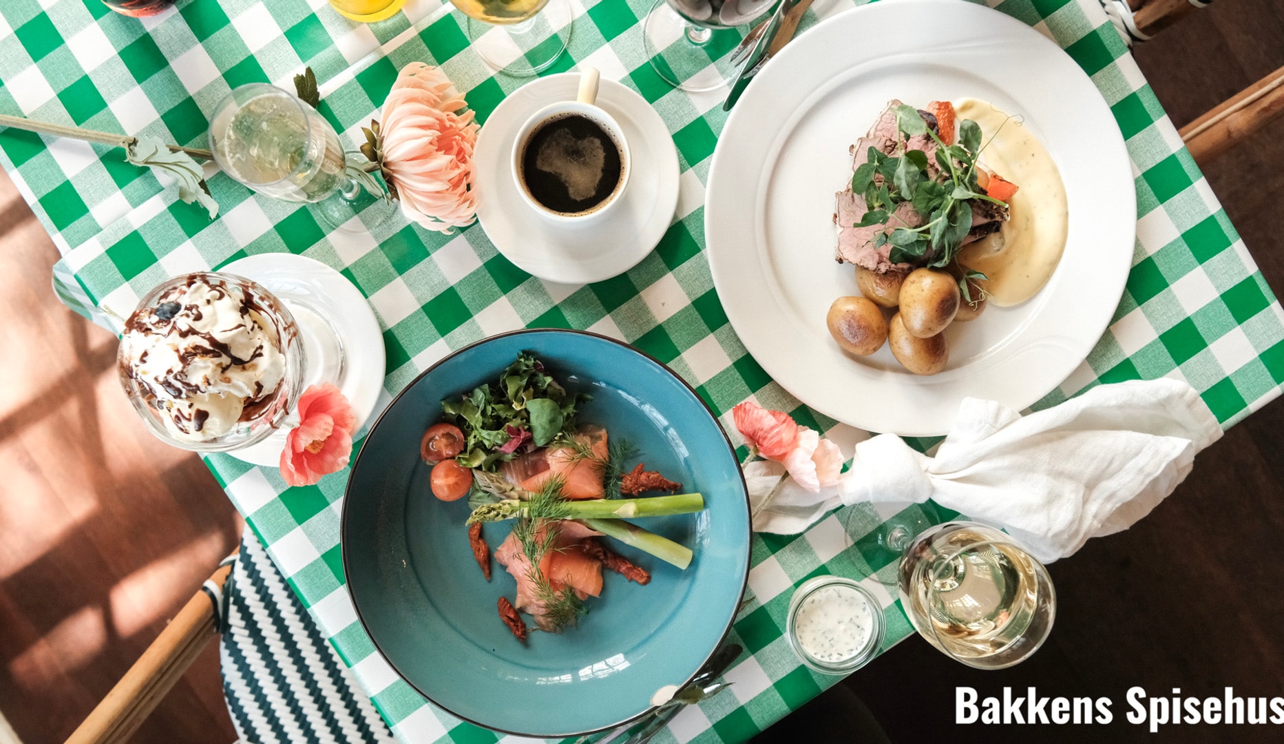 Fest på Bakkens Spisehus – 3 retter & Fri øl, vin og vand.