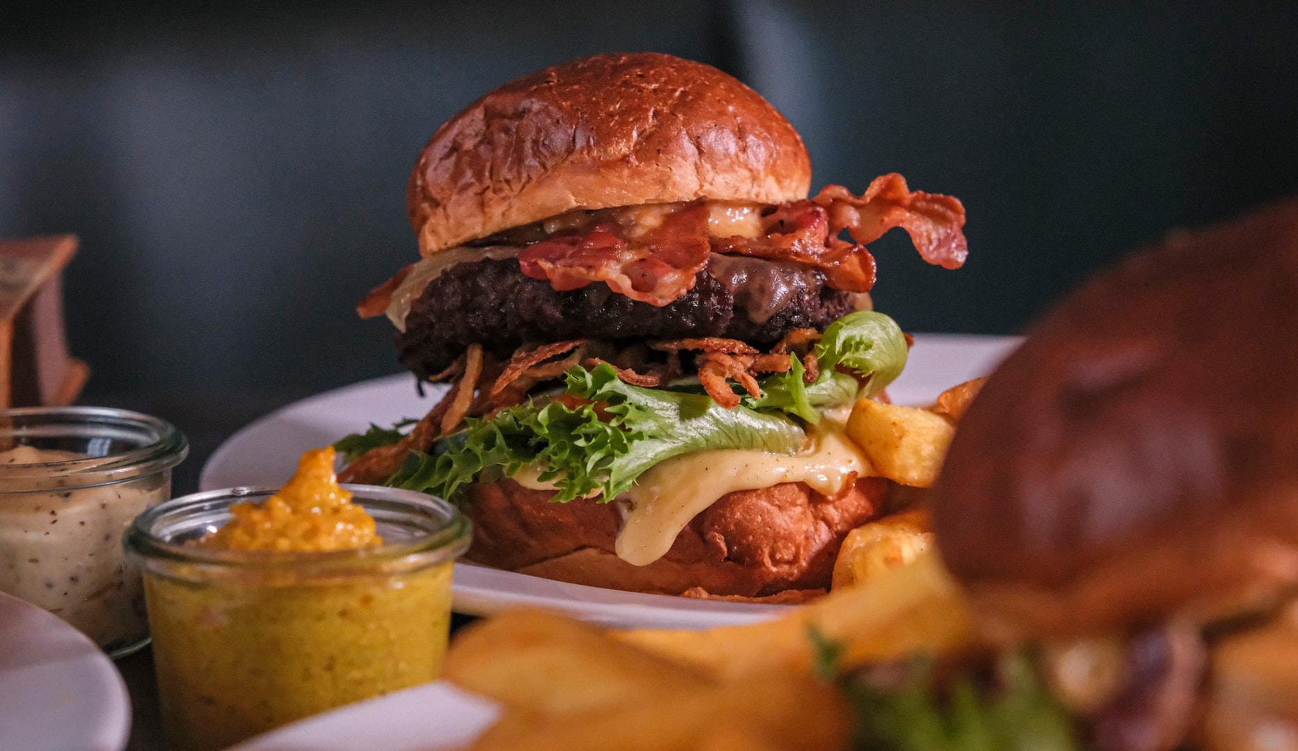 Cafe BANKERÅT - Valgfri Burgermenu