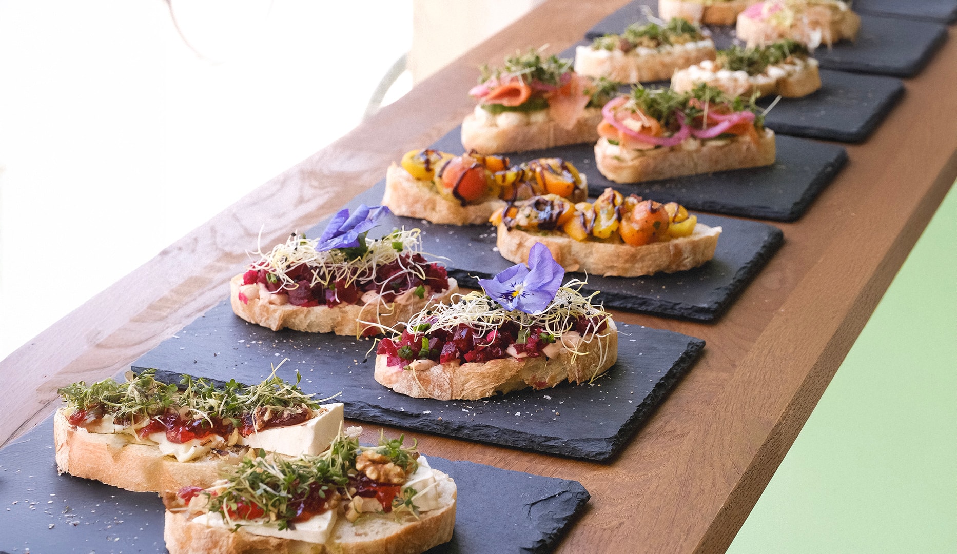 2 Bruschetta + Kaffe - Buna & Co