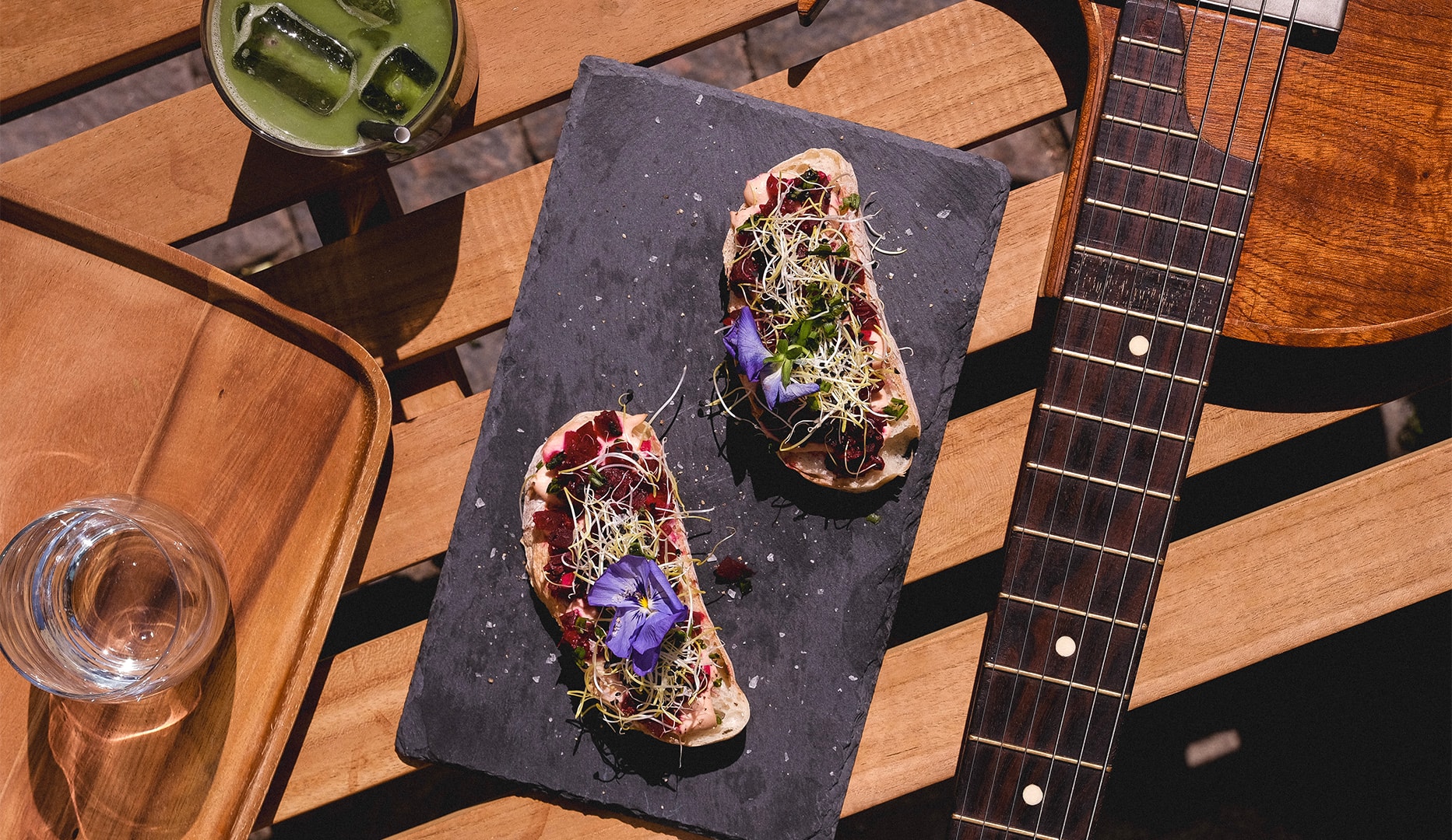 2 Bruschetta + Kaffe - Buna & Co