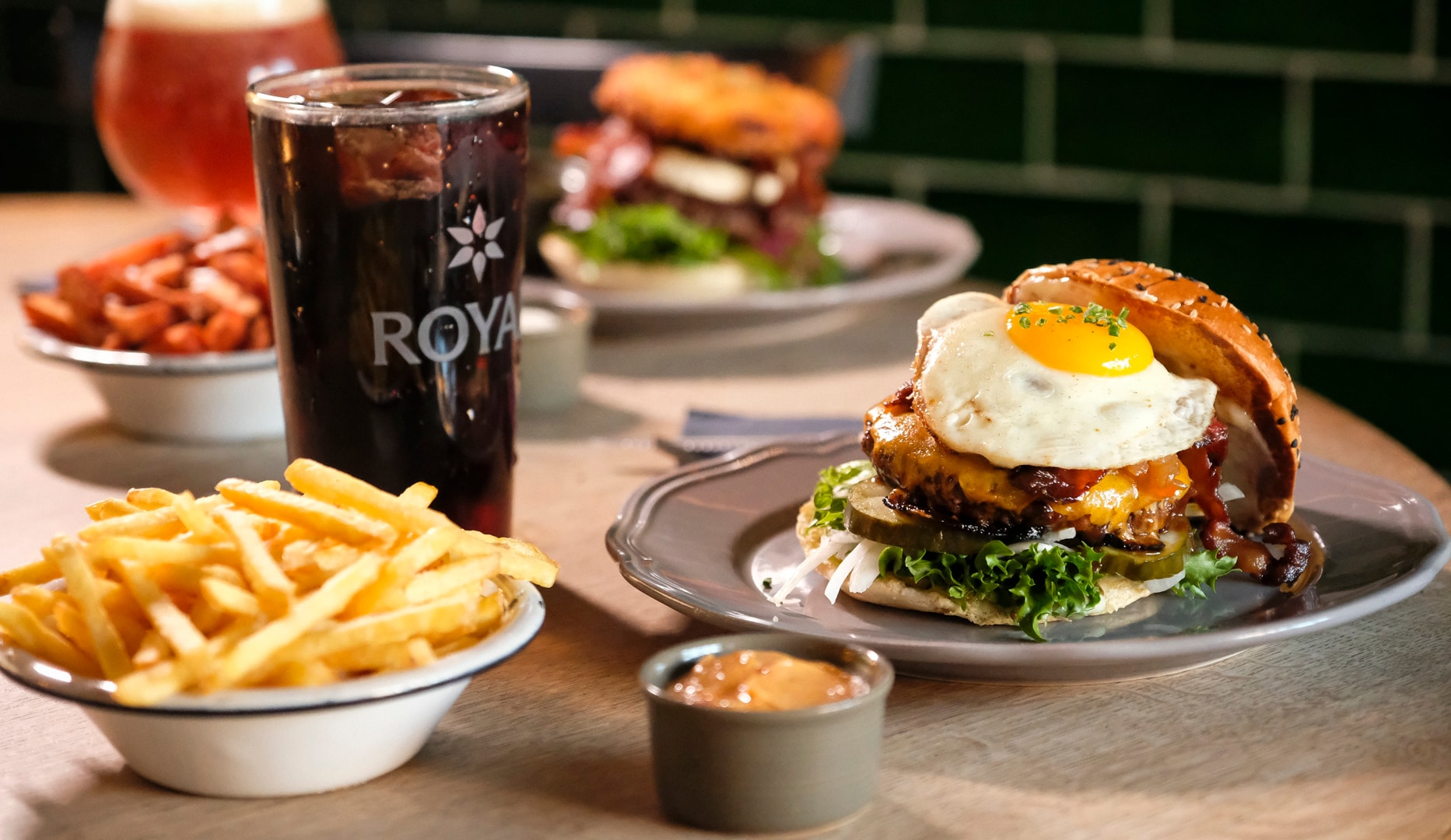 Valgfri Burgermenu hos legendariske Halifax - Spar over 50%