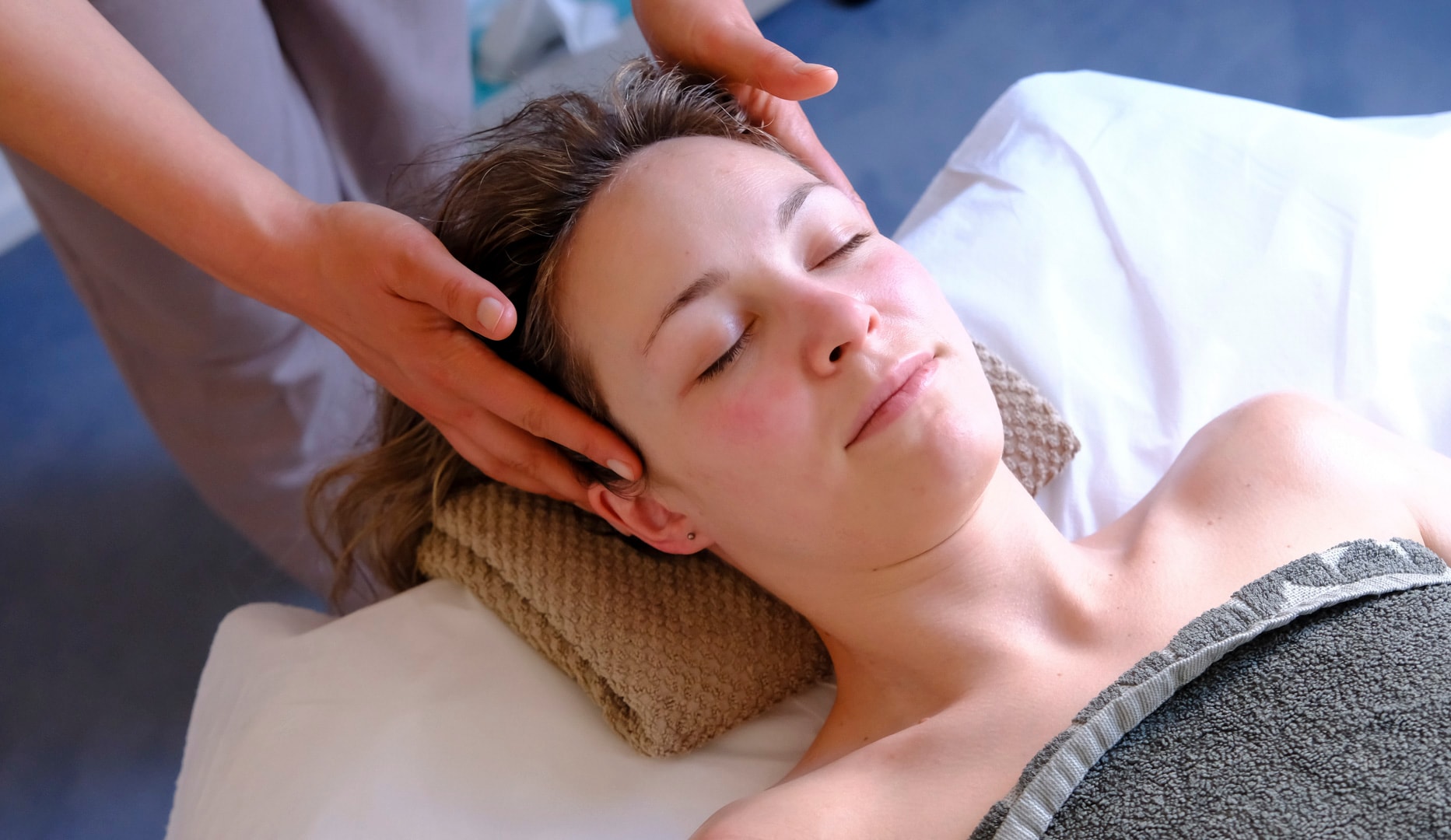 Ayurvedisk massage & behandlinger - spar op til 56 %