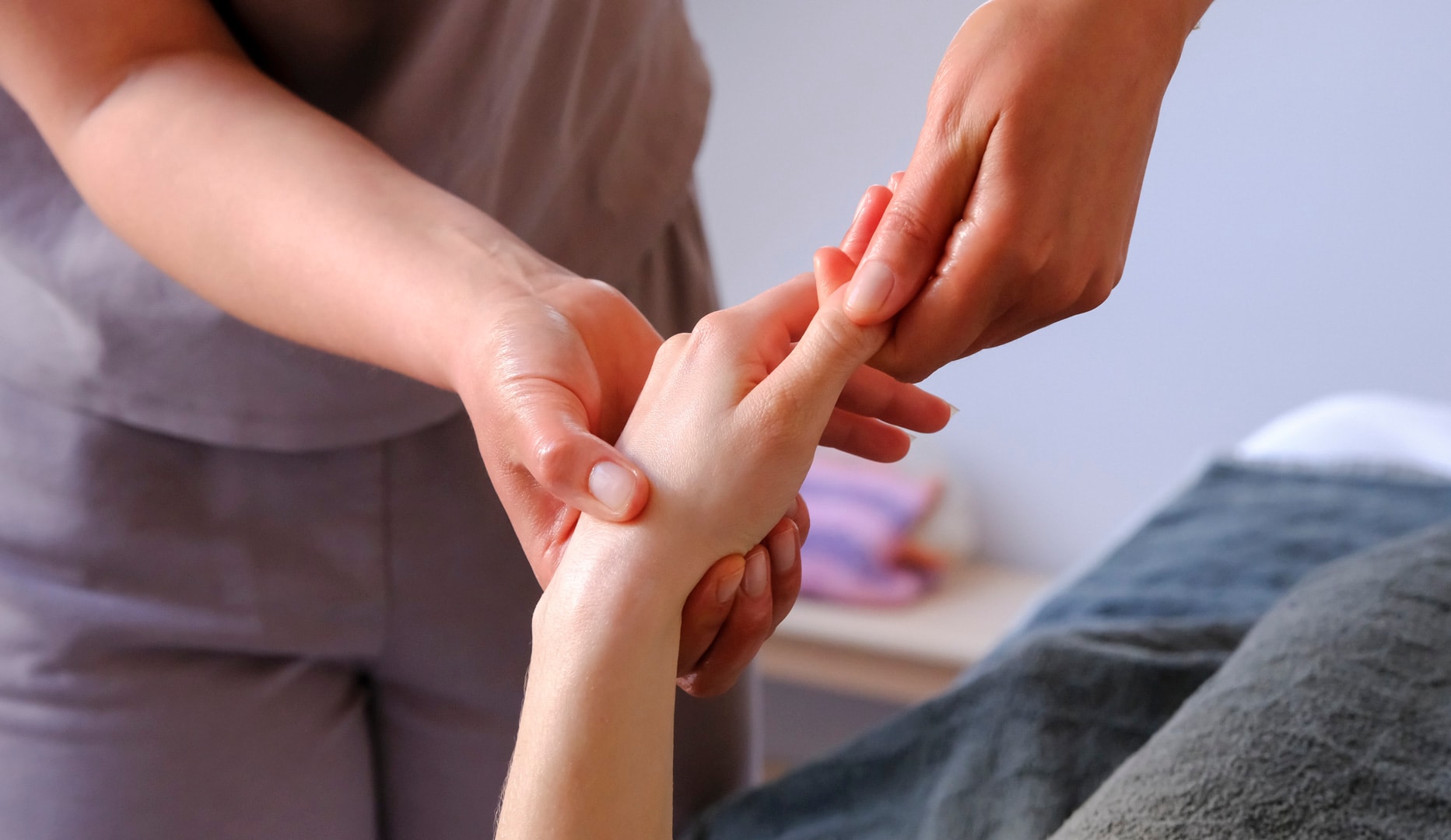 Ayurvedisk massage & behandlinger - spar op til 56 %