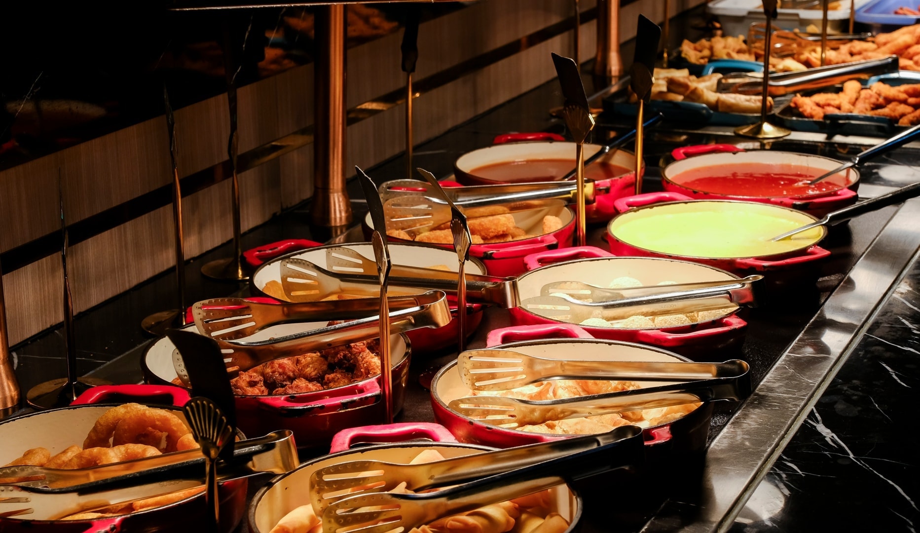 Overdådig asiatisk frokostbuffet hos Chop-Sticks