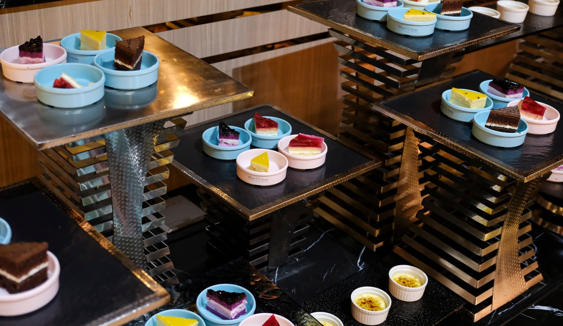 Overdådig asiatisk frokostbuffet hos Chop-Sticks