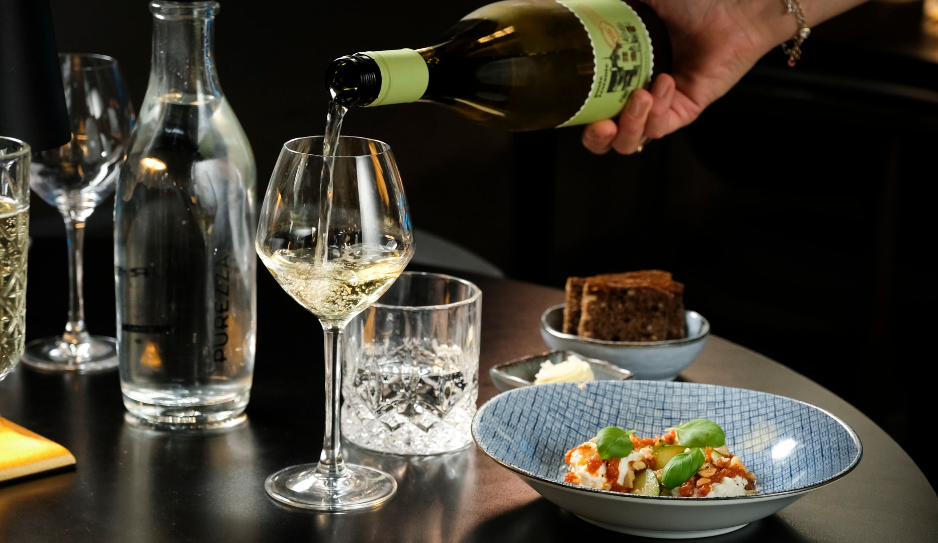 4 Lækre Serveringer og Fri bar