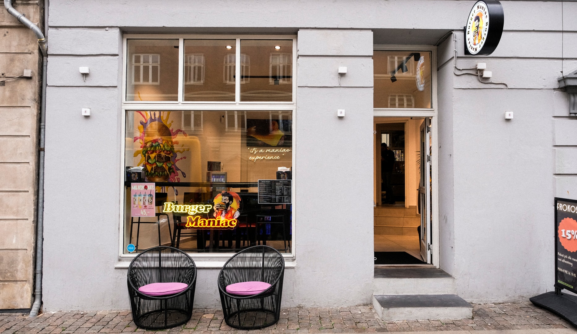 ½ pris på menu hos Burger Maniac