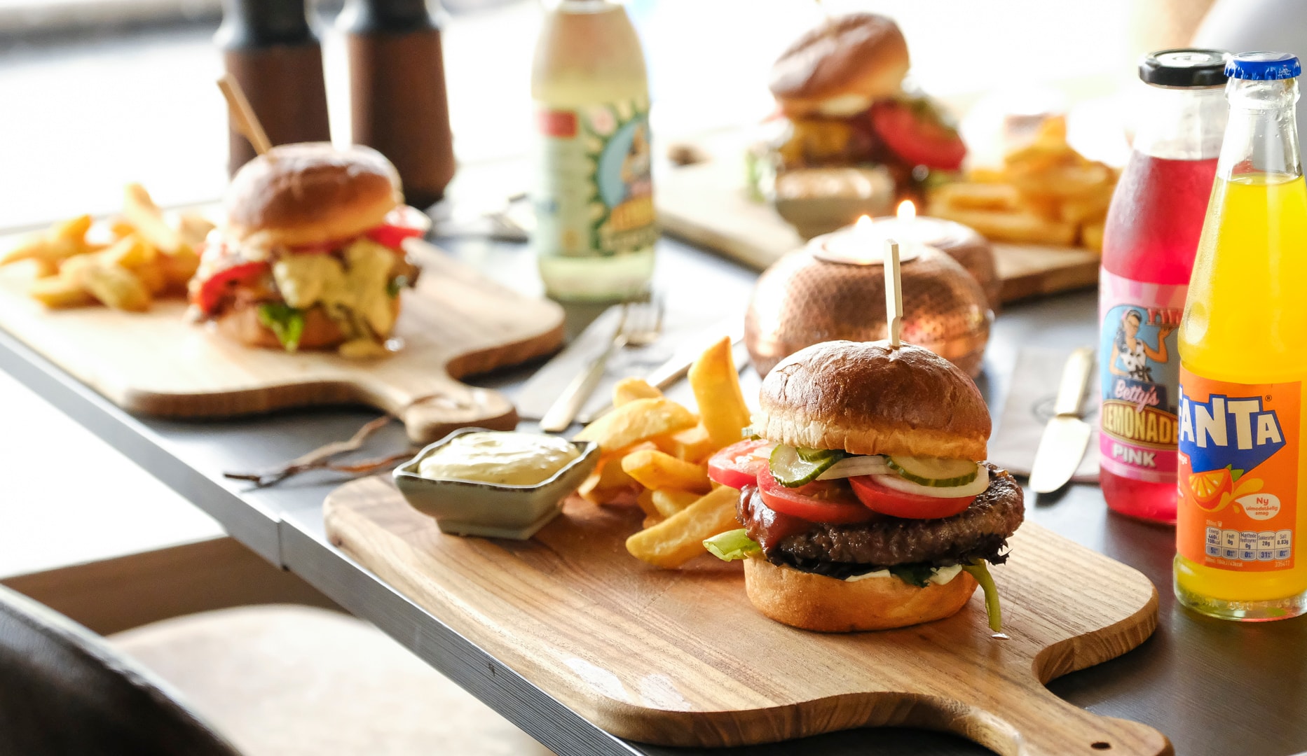 Valgfri Burgercombo inkl. Drikkevare - Spar op til 50 %