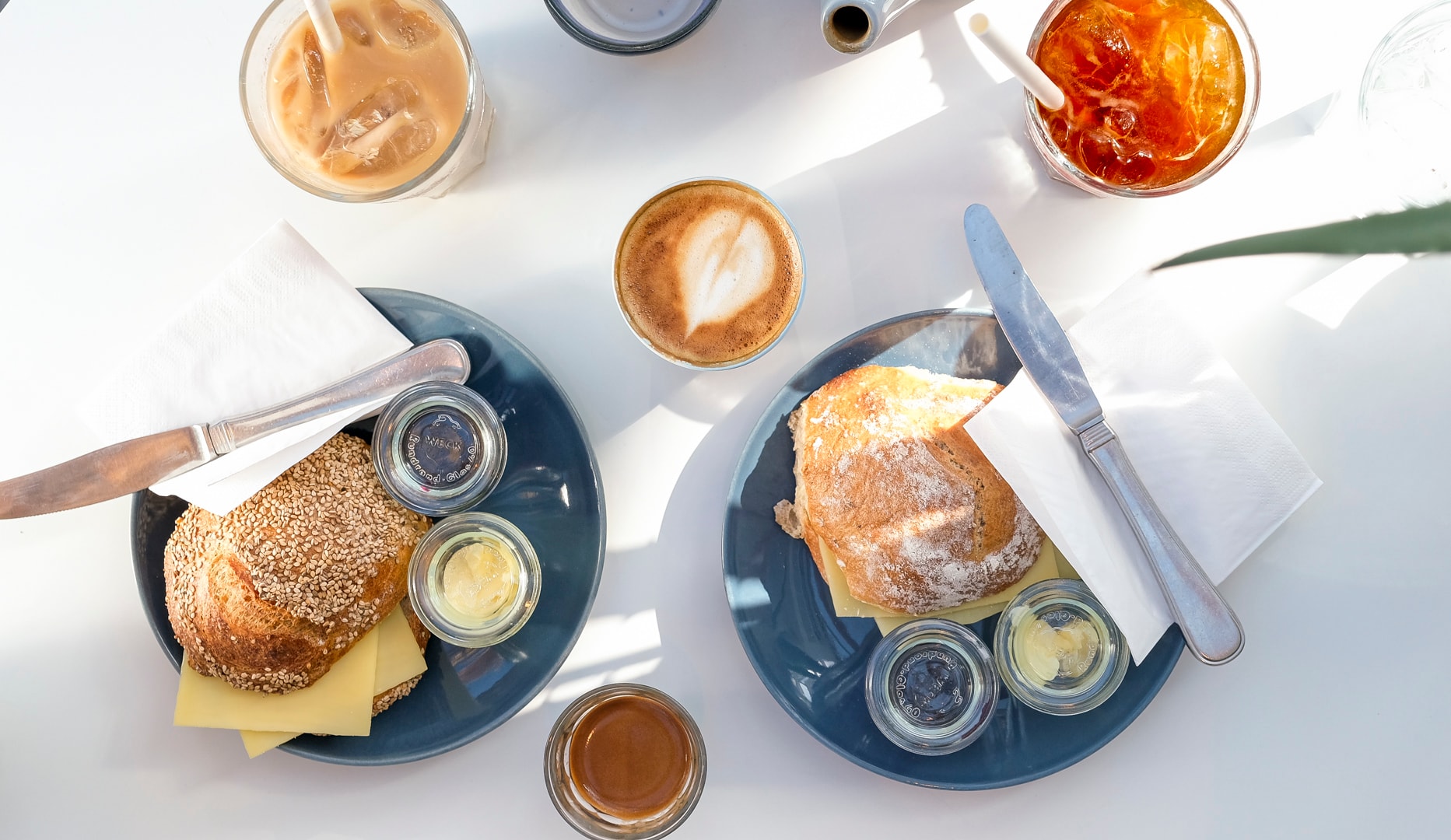 BMO m/ Valgfri Drik på Café Henning