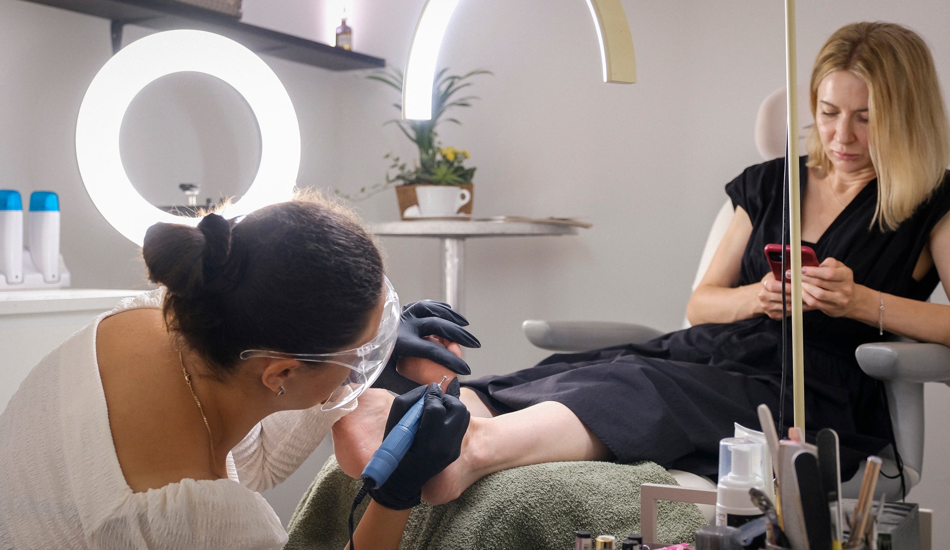 Manicure & Pedicure - Spar 50 %