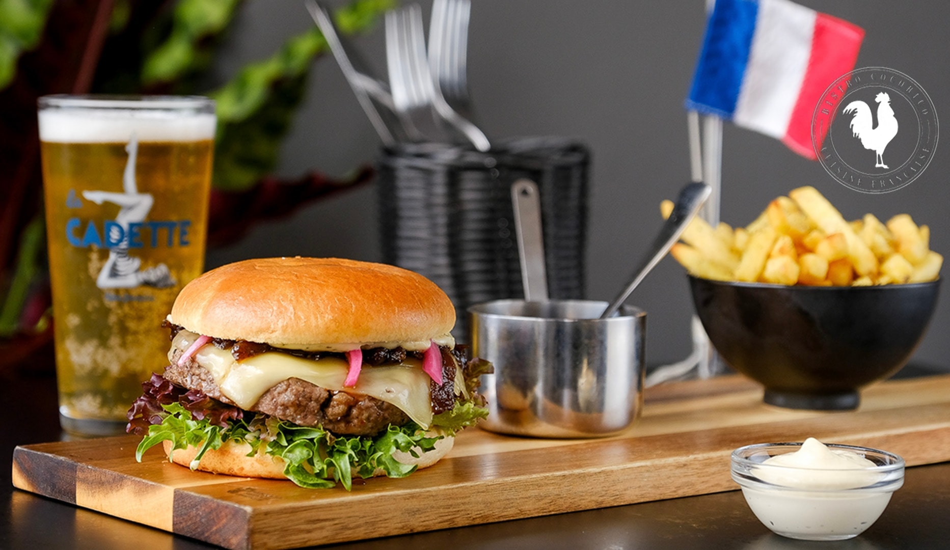 Burger + Fritter Hos Cocorico